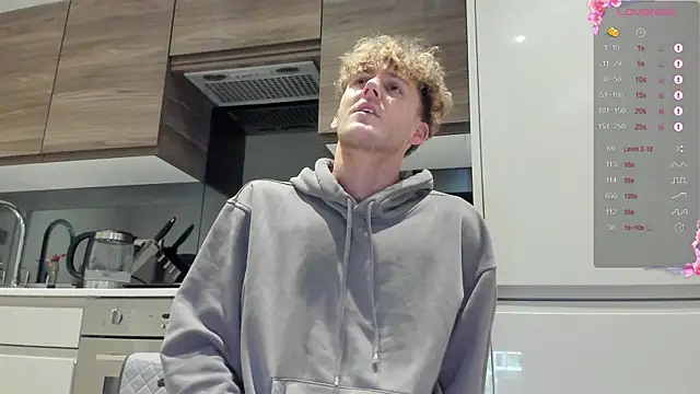 Snapshot of DominantAlex18 chatting on December 4, 2025, 7:07 am DominantAlex18 online show from December 4, 2025, 7:07 am