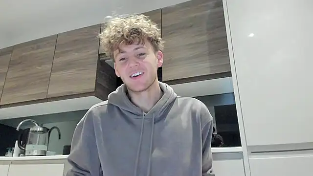 Snapshot of DominantAlex18 chatting on November 18, 2025, 5:55 am DominantAlex18 online show from November 18, 2025, 5:55 am