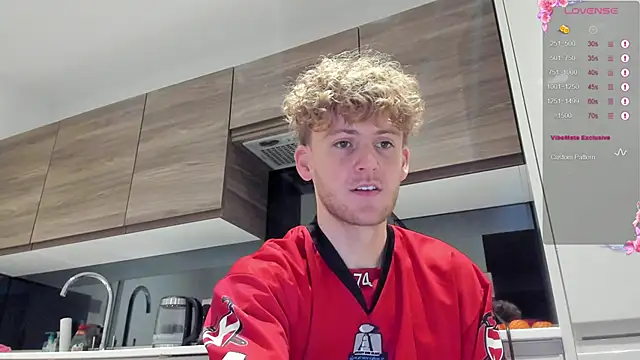 Snapshot of DominantAlex18 chatting on November 21, 2025, 6:01 am DominantAlex18 online show from November 21, 2025, 6:01 am