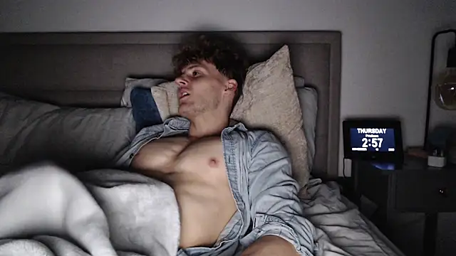 Snapshot of DominantAlex18 chatting on November 13, 2025, 2:59 am DominantAlex18 online show from November 13, 2025, 2:59 am