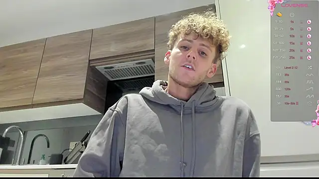 Snapshot of DominantAlex18 chatting on January 12, 2026, 10:25 pm DominantAlex18 online show from January 12, 2026, 10:25 pm