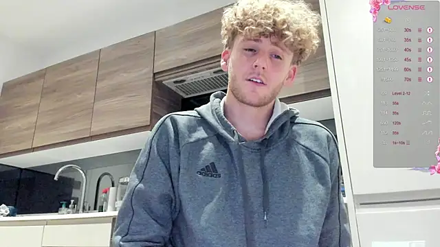 Snapshot of DominantAlex18 chatting on November 25, 2025, 7:36 pm DominantAlex18 online show from November 25, 2025, 7:36 pm