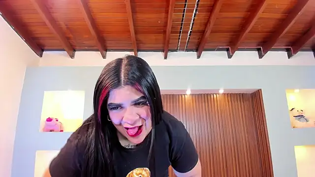 TianaGlow26 online show from September 16, 2025, 8:32 pm