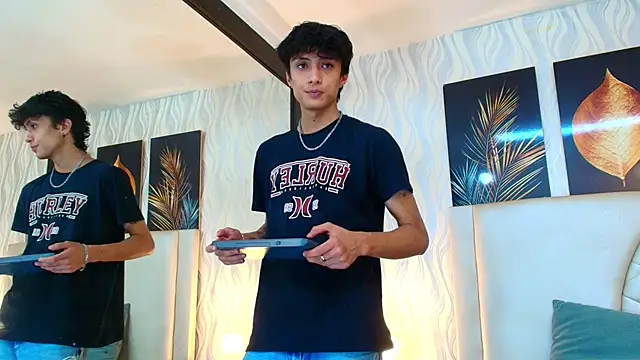 Snapshot of Lean_Portman chatting on December 2, 2025, 8:43 pm Lean Portman online show from December 2, 2025, 8:43 pm