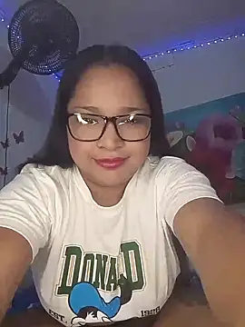 Snapshot of Angelly_ricura chatting on May 20, 2026, 4:37 pm Angelly ricura online show from May 20, 2026, 4:37 pm