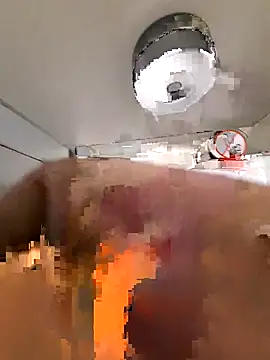 Snapshot of winter0cold_ chatting on October 13, 2025, 9:33 am winter0cold  online show from October 13, 2025, 9:33 am