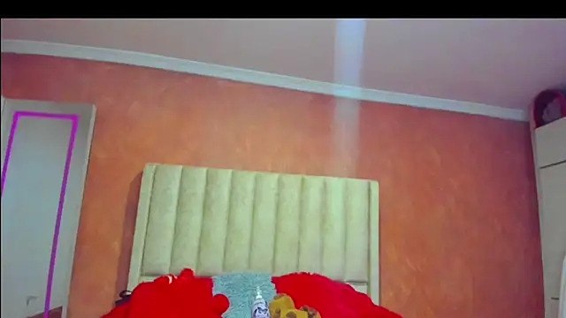 Naomi 205 online show from November 21, 2025, 12:37 pm