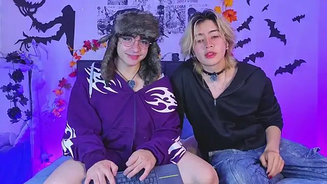 Snapshot of Vamps_Lovers chatting on November 5, 2025, 1:03 pm Vamps Lovers online show from November 5, 2025, 1:03 pm