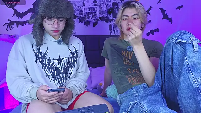 Snapshot of Vamps_Lovers chatting on October 26, 2025, 1:11 pm Vamps Lovers online show from October 26, 2025, 1:11 pm