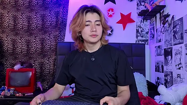 Snapshot of Vamps_Lovers chatting on December 3, 2025, 8:08 pm Vamps Lovers online show from December 3, 2025, 8:08 pm