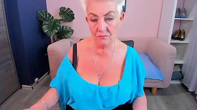 Snapshot of HotandMature chatting on March 18, 2025, 8:17 am HotandMature online show from March 18, 2025, 8:17 am