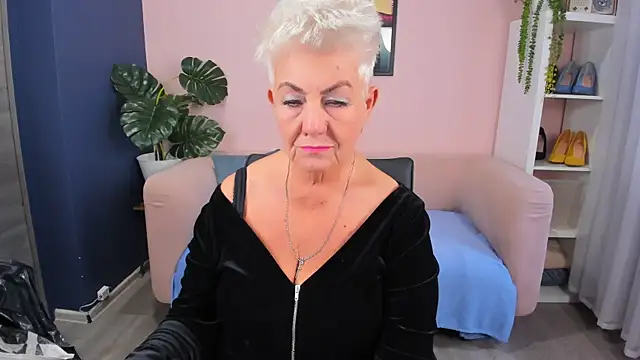 Snapshot of HotandMature chatting on November 12, 2025, 8:29 am HotandMature online show from November 12, 2025, 8:29 am