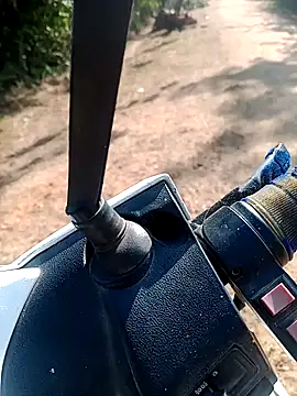 Snapshot of Shreyaaa_1 chatting on December 5, 2025, 8:13 am Shreyaaa 1 online show from December 5, 2025, 8:13 am