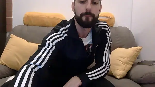 Amicisegreti online show from January 12, 2026, 6:36 pm