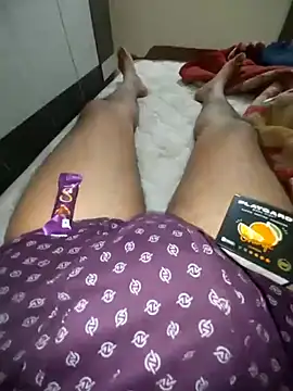 mommylover5 online show from November 21, 2025, 4:39 pm