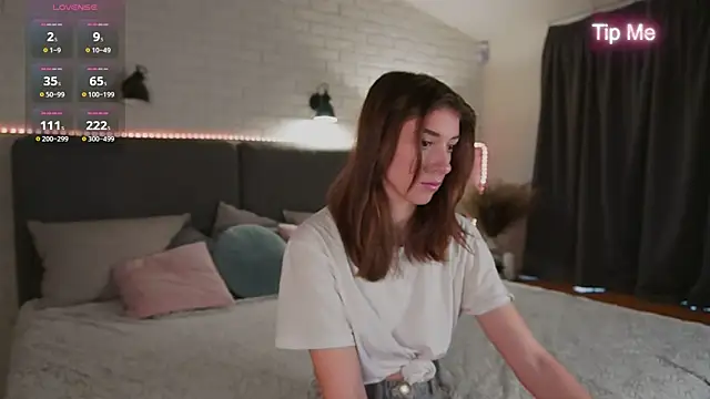 Snapshot of SweetVikki chatting on February 17, 2026, 9:50 am SweetVikki online show from February 17, 2026, 9:50 am