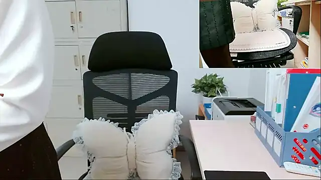 OL-Lily online show from October 25, 2025, 2:22 am