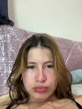 Olivia11  online show from November 18, 2025, 11:15 pm