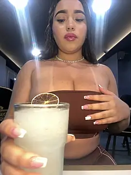 SofiaWildee online show from June 25, 2026, 3:26 am