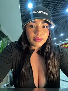 SofiaWildee online show from June 14, 2026, 11:06 pm