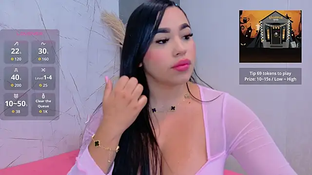 SofiaWildee online show from October 27, 2025, 9:27 pm