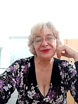 52MiaLove02 online show from May 12, 2026, 4:42 am