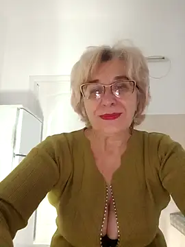 Snapshot of 52MiaLove02 chatting on December 5, 2025, 5:39 am 52MiaLove02 online show from December 5, 2025, 5:39 am