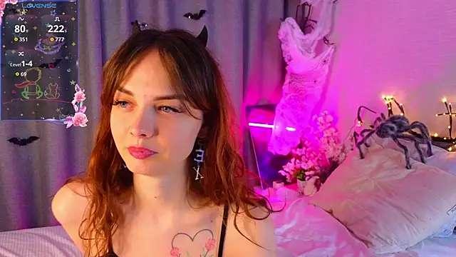 Snapshot of LisaDrake chatting on October 26, 2025, 7:36 pm LisaDrake online show from October 26, 2025, 7:36 pm