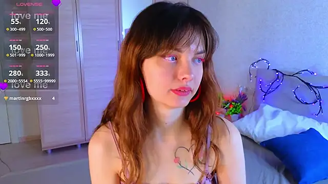 Snapshot of LisaDrake chatting on November 21, 2025, 7:35 pm LisaDrake online show from November 21, 2025, 7:35 pm