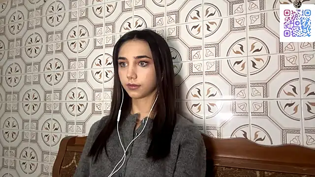 LinaMour online show from November 19, 2025, 10:10 pm