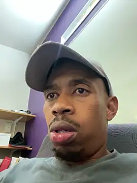 Snapshot of fitsexyman chatting on November 4, 2025, 2:32 pm fitsexyman online show from November 4, 2025, 2:32 pm