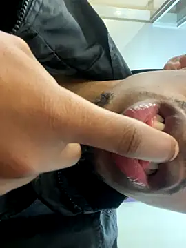 Snapshot of fitsexyman chatting on October 24, 2025, 11:42 am fitsexyman online show from October 24, 2025, 11:42 am