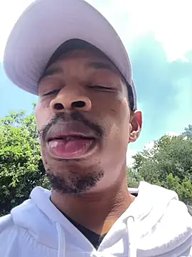 Snapshot of fitsexyman chatting on October 21, 2025, 11:31 am fitsexyman online show from October 21, 2025, 11:31 am