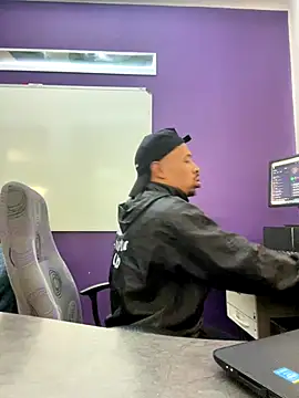 Snapshot of fitsexyman chatting on November 17, 2025, 12:31 pm fitsexyman online show from November 17, 2025, 12:31 pm