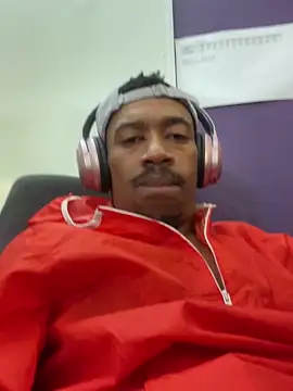 Snapshot of fitsexyman chatting on October 15, 2025, 8:33 am fitsexyman online show from October 15, 2025, 8:33 am