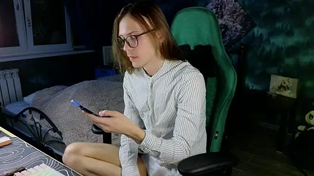 artass2 online show from October 31, 2025, 3:19 pm