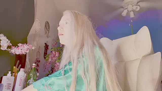 Snapshot of Talulaa chatting on February 28, 2026, 12:43 am Talulaa online show from February 28, 2026, 12:43 am