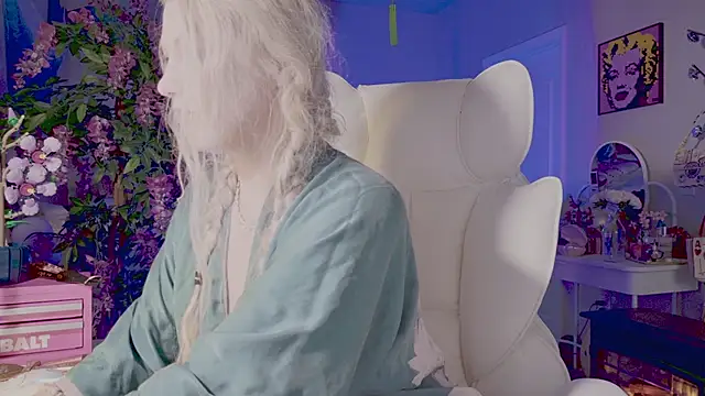 Talulaa online show from April 9, 2026, 8:15 pm