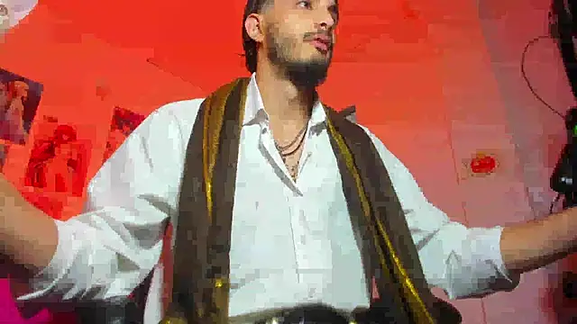 LovexJuxn  online show from December 16, 2025, 9:30 pm