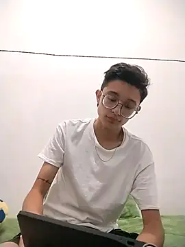 SantiagoRusso18 online show from January 11, 2026, 2:07 am