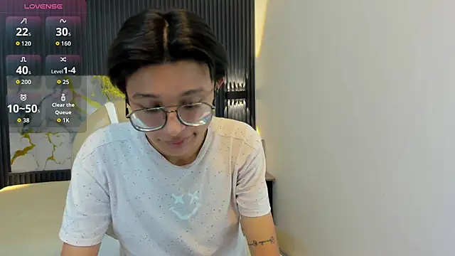 SantiagoRusso18 online show from November 29, 2025, 7:36 pm