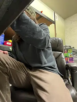 Snapshot of crashnasty chatting on February 4, 2026, 10:05 pm crashnasty online show from February 4, 2026, 10:05 pm