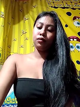 Snapshot of UrSweetAsianLady_02 chatting on March 31, 2026, 4:03 am UrSweetAsianLady 02 online show from March 31, 2026, 4:03 am