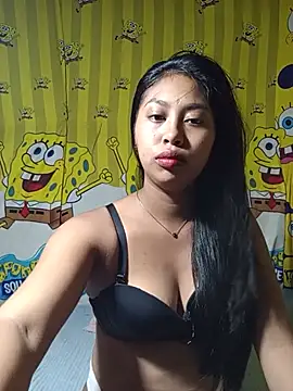 Snapshot of UrSweetAsianLady_02 chatting on May 23, 2026, 4:33 am UrSweetAsianLady 02 online show from May 23, 2026, 4:33 am