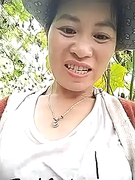 Snapshot of tuyetnhi-00 chatting on September 24, 2025, 2:29 am tuyetnhi-00 online show from September 24, 2025, 2:29 am