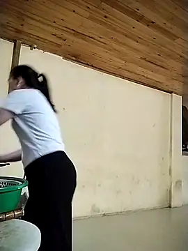 Snapshot of tuyetnhi-00 chatting on September 25, 2025, 4:29 am tuyetnhi-00 online show from September 25, 2025, 4:29 am