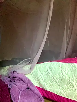 Snapshot of tuyetnhi-00 chatting on September 16, 2025, 12:44 am tuyetnhi-00 online show from September 16, 2025, 12:44 am