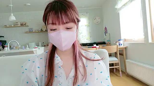 Snapshot of SUZU_1201 chatting on July 19, 2026, 1:36 am SUZU 1201 online show from July 19, 2026, 1:36 am