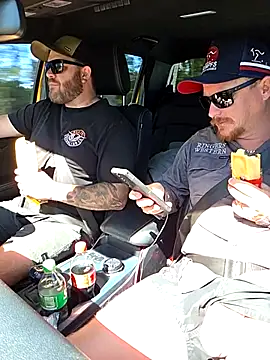 Snapshot of brokecountrylads chatting on February 17, 2026, 4:10 am brokecountrylads online show from February 17, 2026, 4:10 am