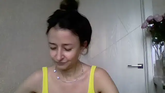 Avenique online show from October 22, 2025, 10:47 am